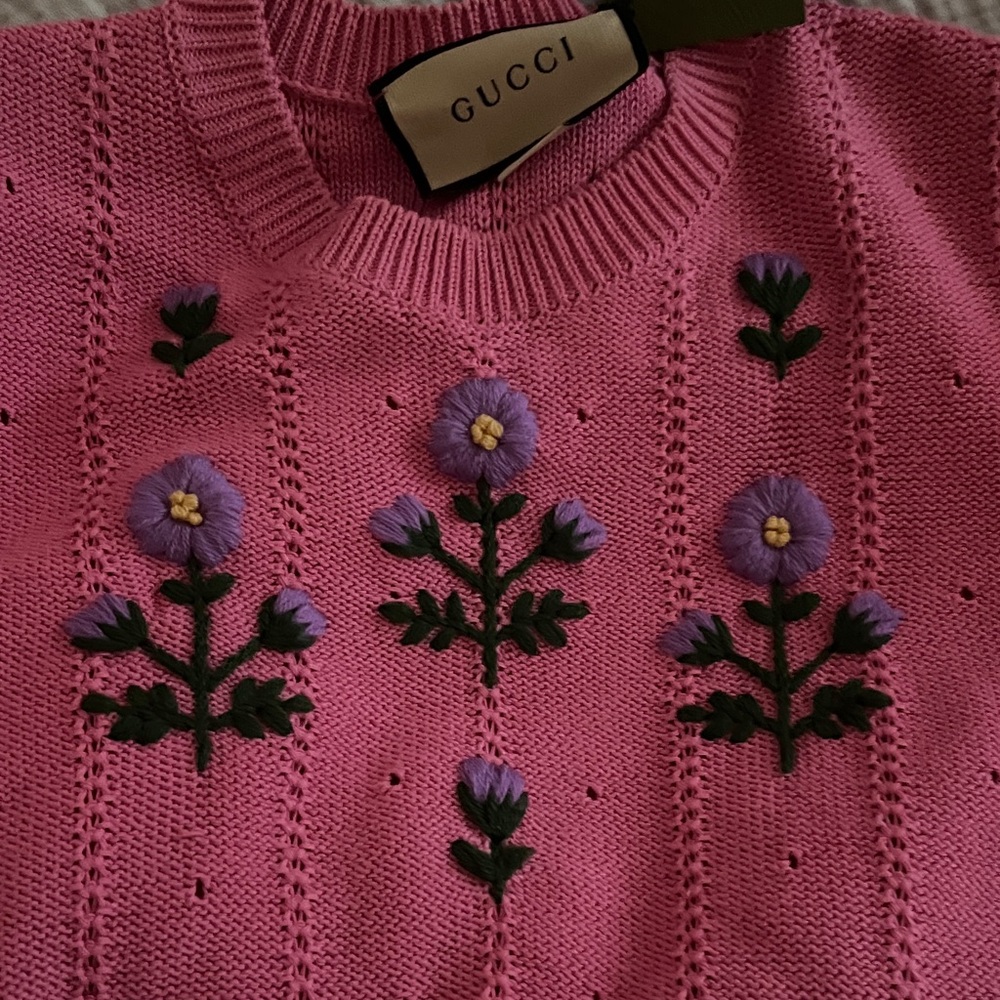 Gucci Fuchsia Floral Embroidered Sweater NWT